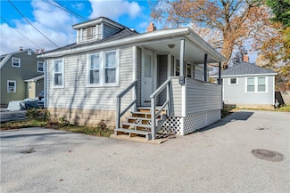 83 Ottawa Ave, Warwick, RI 02889