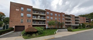 10 Ipswich Ave Unit 4M, Great Neck, NY 11021