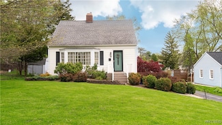 67 Hillcrest Dr, West Seneca, NY 14224