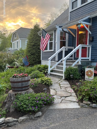 31 Saint Ann's Ave, Lenox, MA 01240