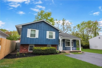 1658 Travers Rd, Madison, OH 44057