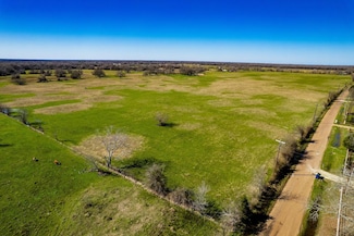 910 W Cedar Creek Pkwy, Seven Points, TX 75143