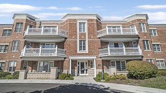 1875 Old Willow Rd Unit 132, Northfield, IL 60093