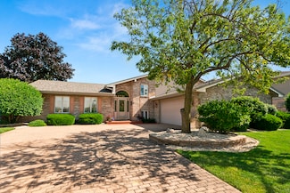 9332 Bayberry Ln, Tinley Park, IL 60487