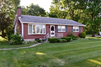 31 Mount Vernon Ave, Nazareth, PA 18064