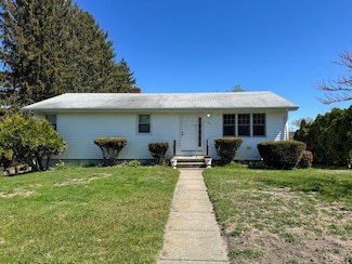 19 Richard Rd, Swansea, MA 02777