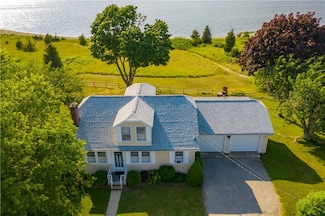 1206 Anthony Rd, Portsmouth, RI 02871