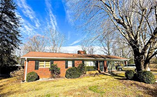 652 N Old 52 Rd, King, NC 27021