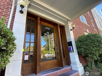 4725 15th Ave NE Unit 14, Seattle, WA 98105