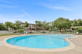 1304 W Medicine Lake Dr Unit 106, Minneapolis, MN 55441
