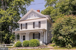 201 Capon St, Strasburg, VA 22657