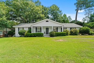 210 Southampton Rd, Hattiesburg, MS 39401