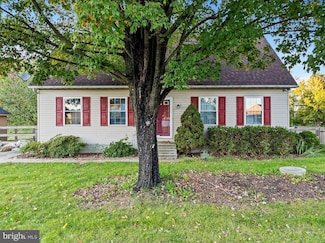 713 W Myrtle St, Littlestown, PA 17340