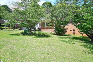 121 Parkdale Dr, Greenville, SC 29611