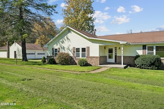 795 Bridge St, Stoystown, PA 15563