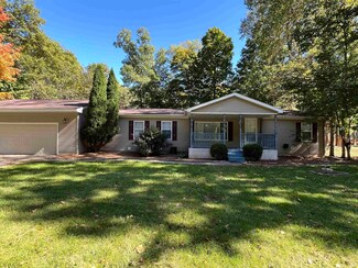 2498 S Woodland Trail, Warsaw, IN 46580