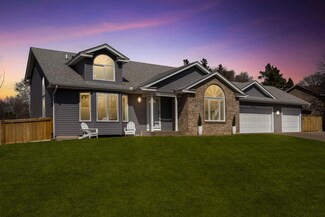385 Bear Ave S, Saint Paul, MN 55127