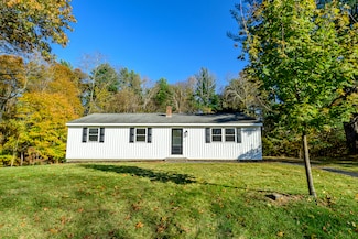 140 Woodward St, Danielson, CT 06239