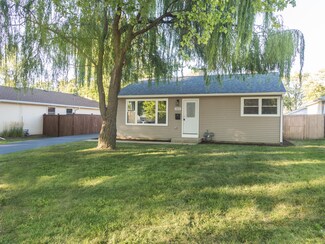 3100 Swallow Ln, Rolling Meadows, IL 60008