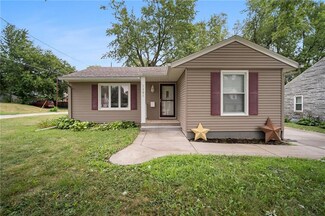 1805 57th St, Des Moines, IA 50310