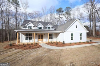 84 Puckett Station Dr, Moreland, GA 30259