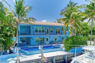 100 Neptune Dr, Hypoluxo, FL 33462