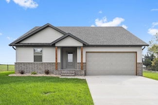 356 N Oak Ave, Sparta, MO 65753