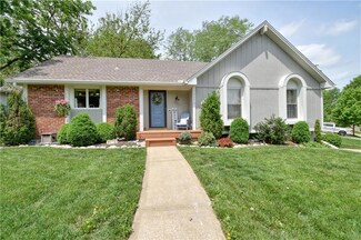 10036 Caenen Dr, Lenexa, KS 66215