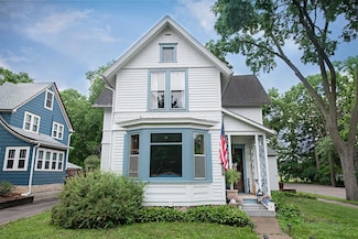 72 W Mill St, Winona, MN 55987