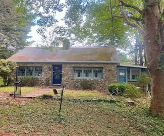 28 Indian Neck Rd, Wareham, MA 02571