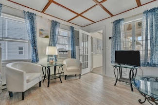 17 Johnson Ave, Hampton, NH 03842