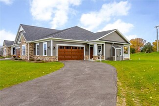 1408 Creeks Edge Dr, Webster, NY 14580