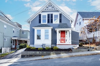 6 Commonwealth Ave, Gloucester, MA 01930