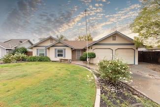 465 W Fargo Ave, Hanford, CA 93230