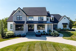 8086 Country Brook Ct, Springboro, OH 45066