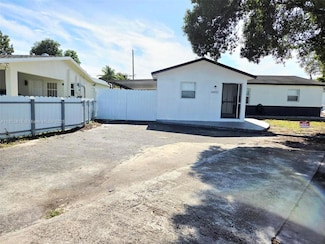 6432 Dewey St, Hollywood, FL 33023