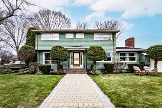 6 Leo Rd, Marblehead, MA 01945