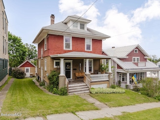 15 Mckinstry Place, Hudson, NY 12534