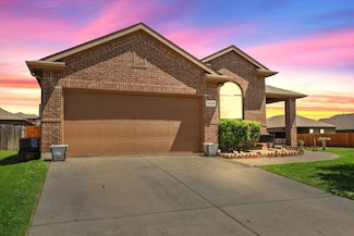5129 Meadow Ln, Krum, TX 76249