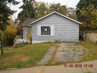 108 E 18th St, Lockport, IL 60441