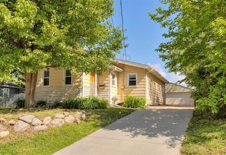 1137 Geil Ave, Des Moines, IA 50315