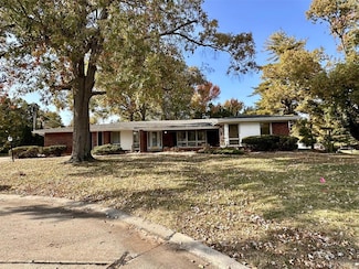410 Monaco Dr, Saint Louis, MO 63122