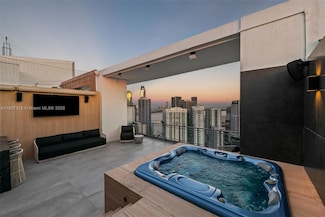 90 SW 3rd St Unit PH-15, Miami, FL 33130