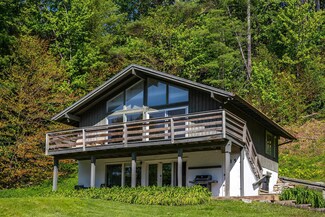 15 Stratton View Rd, Bondville, VT 05340