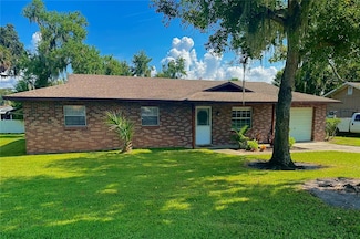 18 E Bay Ave, Yalaha, FL 34797