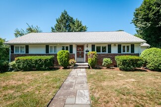 15 Bluebird Rd, Wellesley Hills, MA 02481