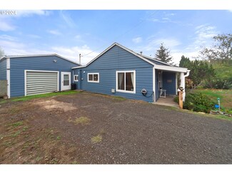 1137 W 8th St, Coquille, OR 97423