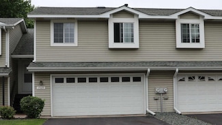 7529 15th Street Ln N, Saint Paul, MN 55128