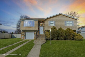 997 Edgegrove Ave, Staten Island, NY 10309