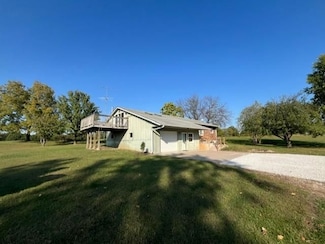 24421 Hickory St, Bevier, MO 63532